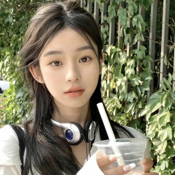 脱口秀演员被曝脚踏两条船，长达一周综艺录制现场画面流出